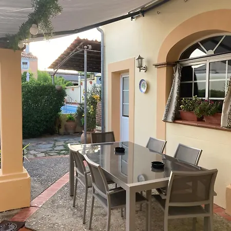 瓦尔德维拉诺乡村民宿 La Roca de la Sierra